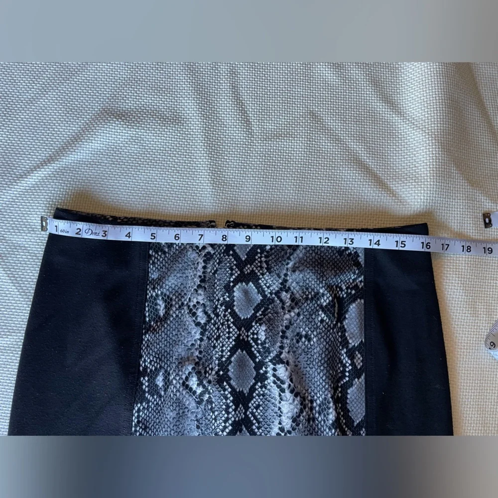 Michael Kors Black Snakeprint Pencil Skirt With Silver Hardware Size 6